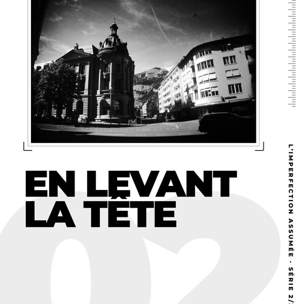 En levant la tête. Deuxième série de photographie de rue : clochers, lanternes et façades …